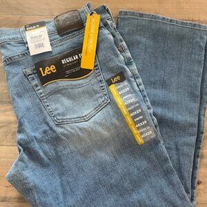 Lee Regular Fit Active Fit Straight leg Jeans 40 x 29 - NWT